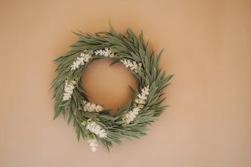 Wreath icon representing timeless wisdom